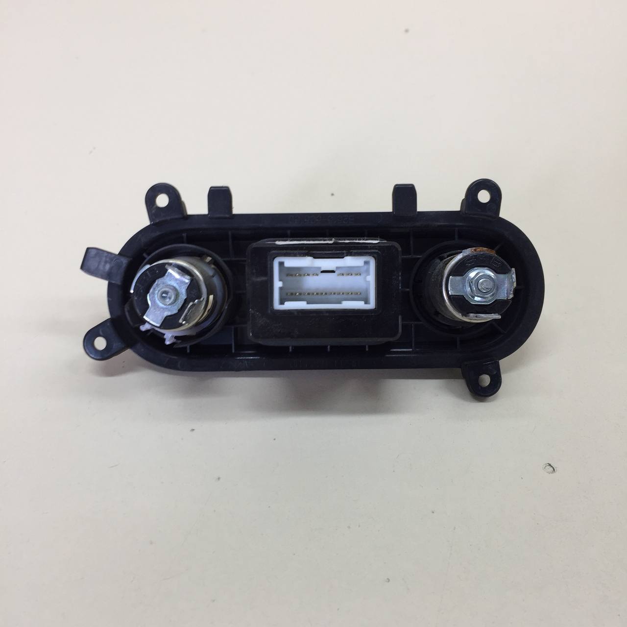 Разъем (USB AUX) Kia Optima 3 (TF) 2010-2015 Разъем (USB AUX) Kia Optima 3 (TF) 2010-2015