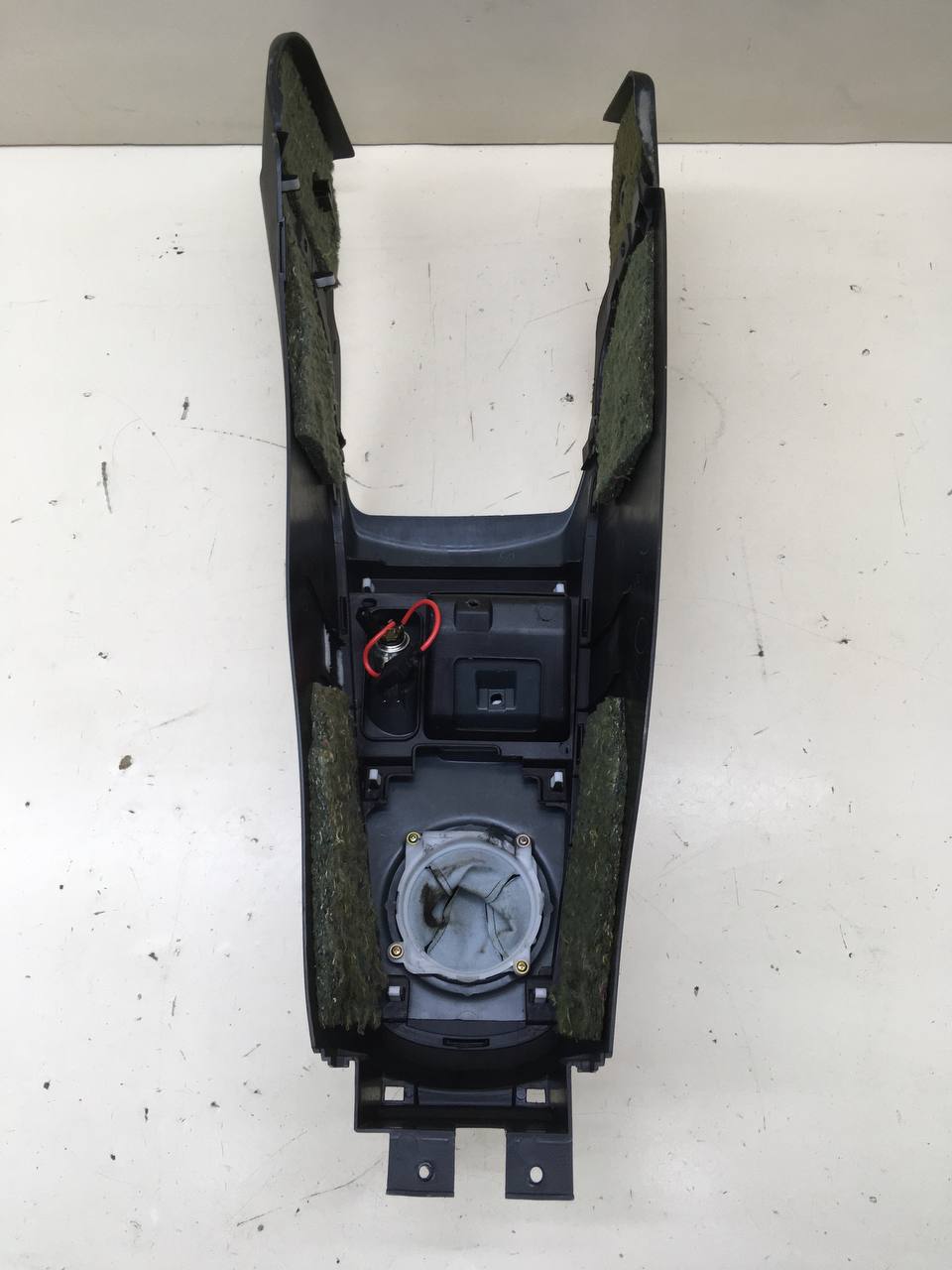 Консоль центральная Mitsubishi Lancer 9  (CS/Classic) 2000-2011