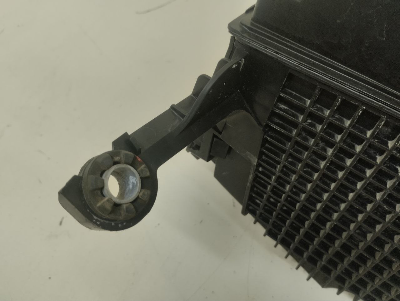 Корпус воздушного фильтра Renault Duster (HSA, HSM) 2012> Корпус воздушного фильтра Renault Duster (HSA, HSM) 2012>