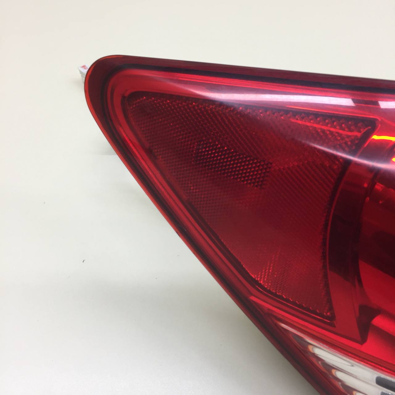 Фонарь задний наружный левый Chevrolet Cruze (J300) 2009-2016