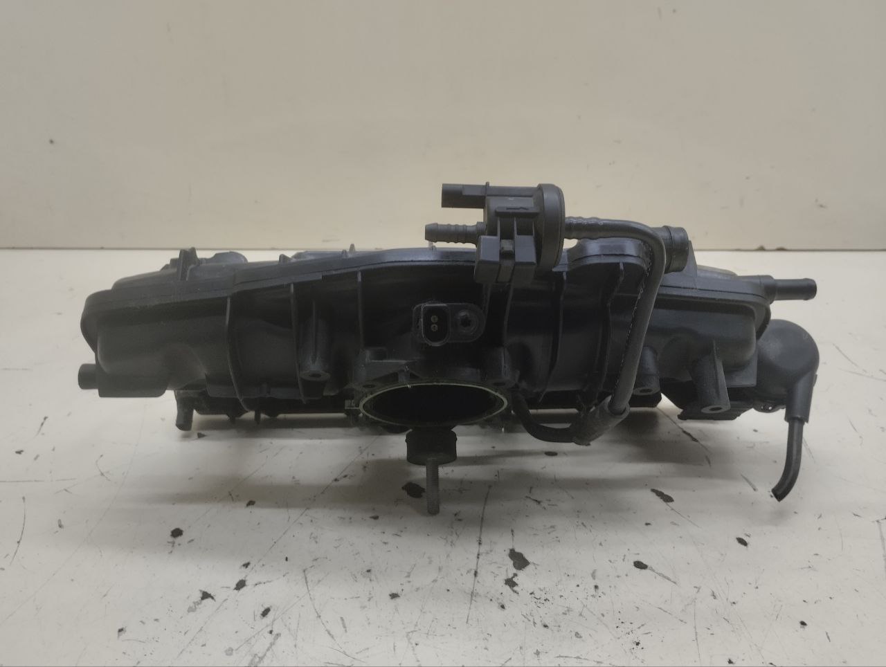 Коллектор впускной Volkswagen Passat B7 2011-2015