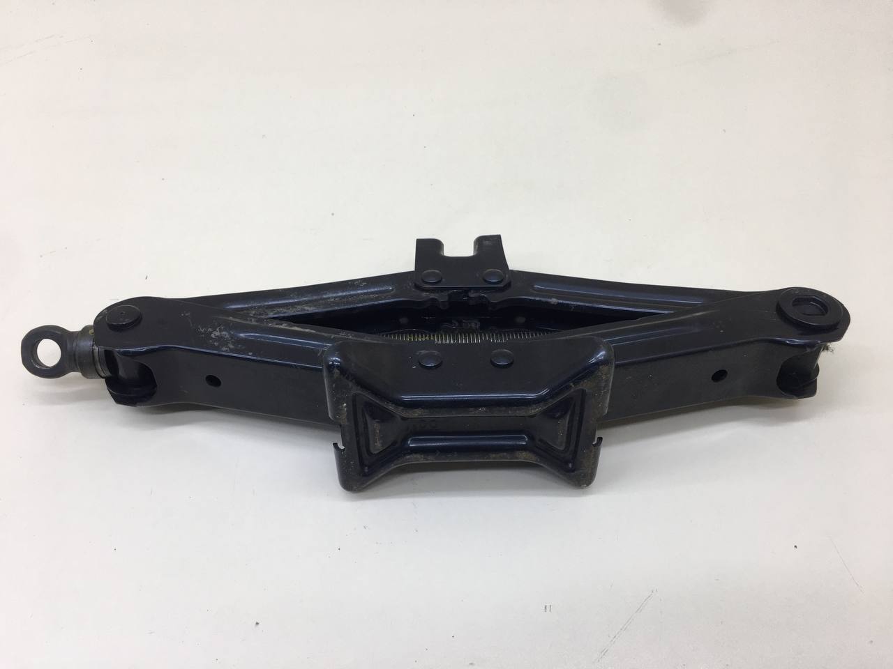 Домкрат Toyota Camry (V50) 2011-2017 Домкрат Toyota Camry (V50) 2011-2017