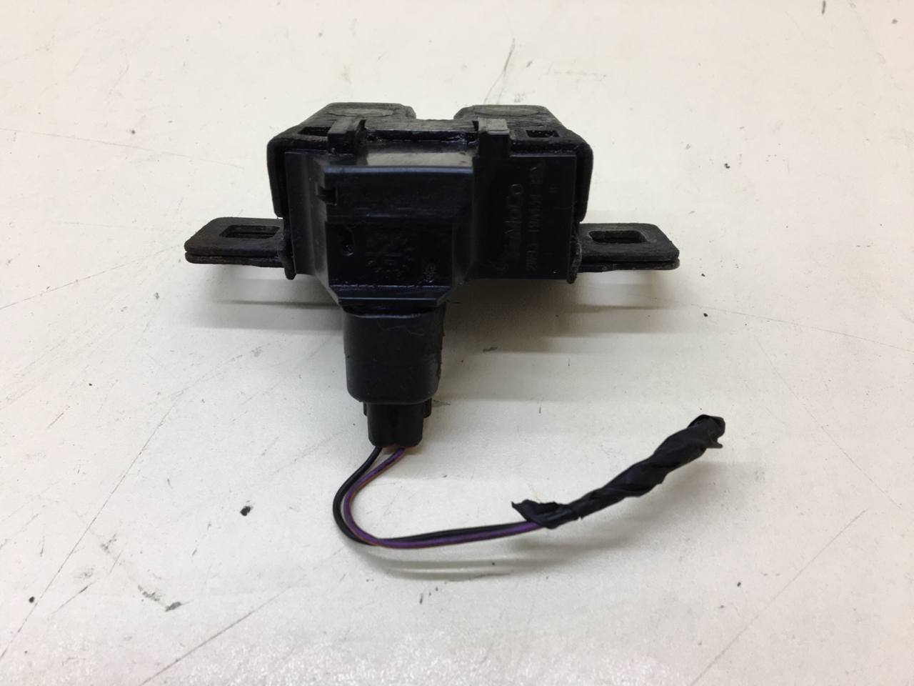 Замок капота Land Rover Range Rover Sport 2005-2012 Замок капота Land Rover Range Rover Sport 2005-2012