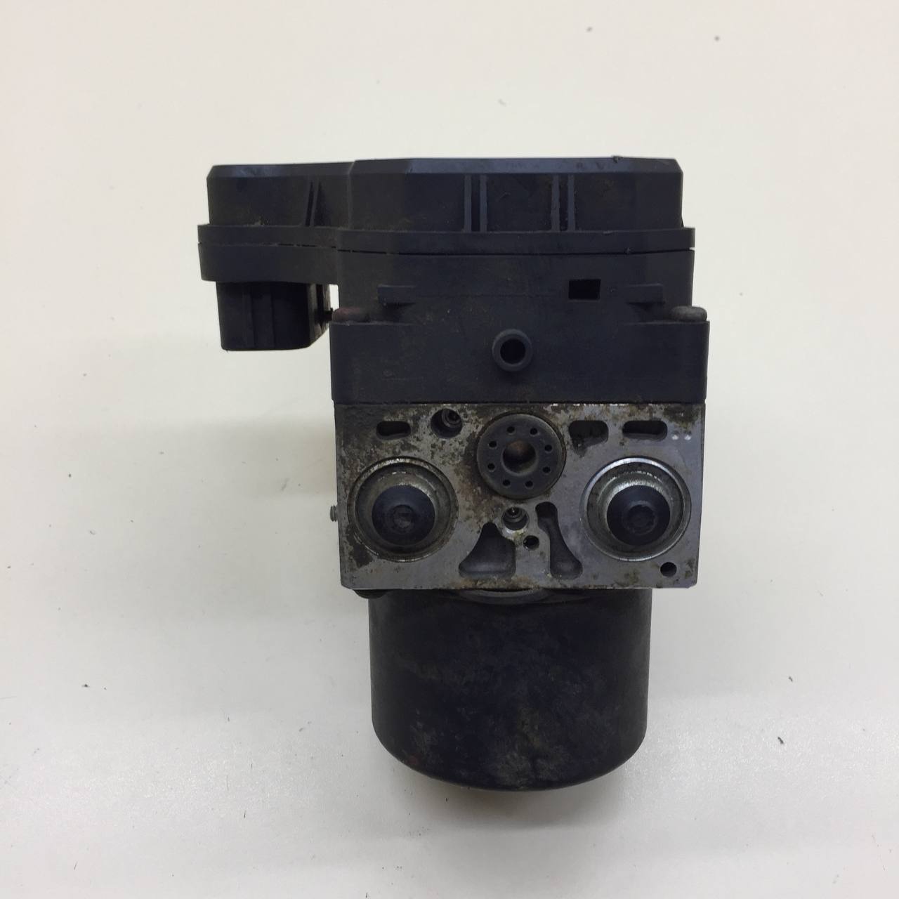 Блок ABS (насос) Toyota Rav 4 (A30) 2006-2013