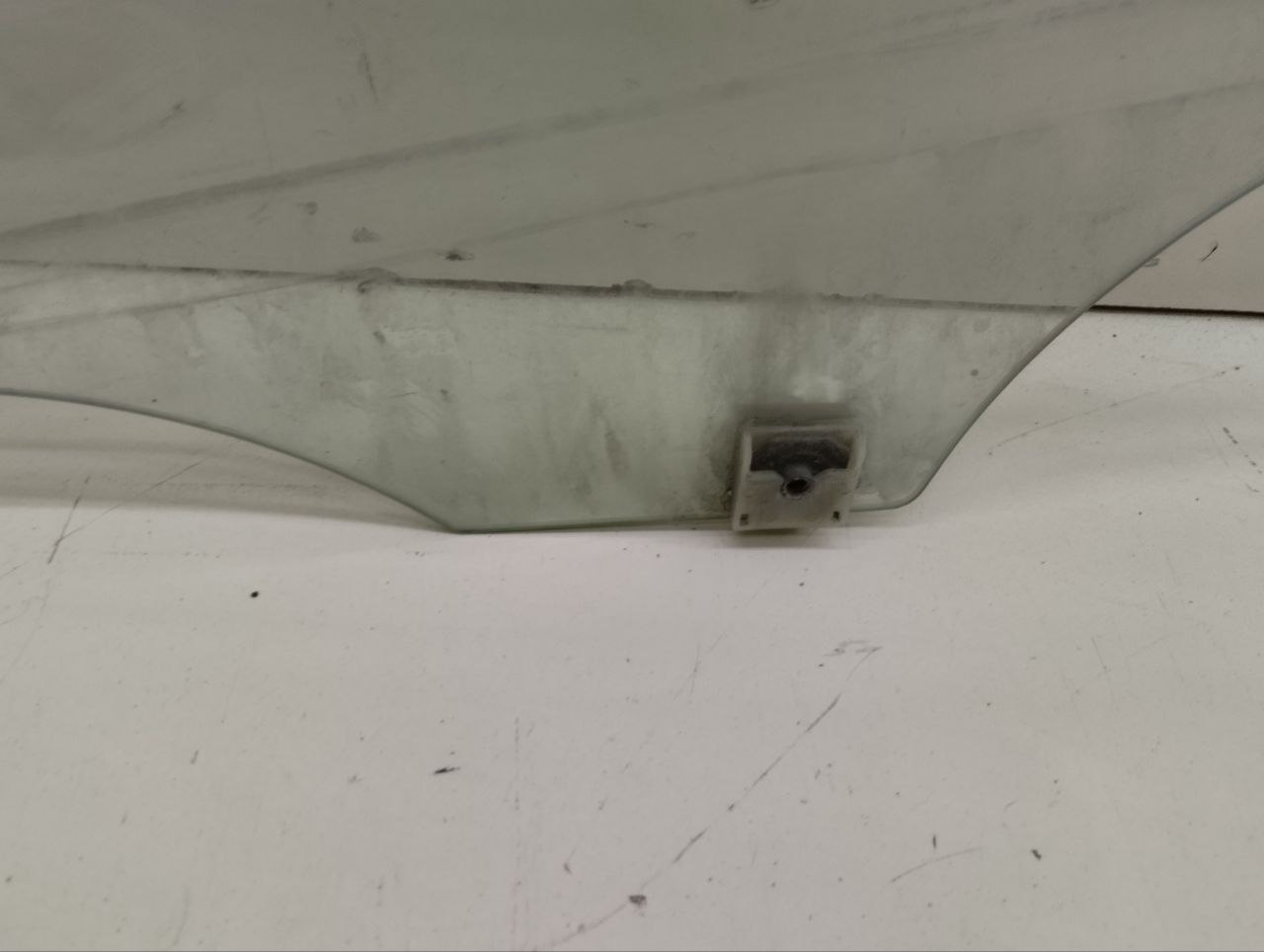 Стекло двери задней левой Mazda Mazda 6 (GG) 2002-2007 Стекло двери задней левой Mazda Mazda 6 (GG) 2002-2007