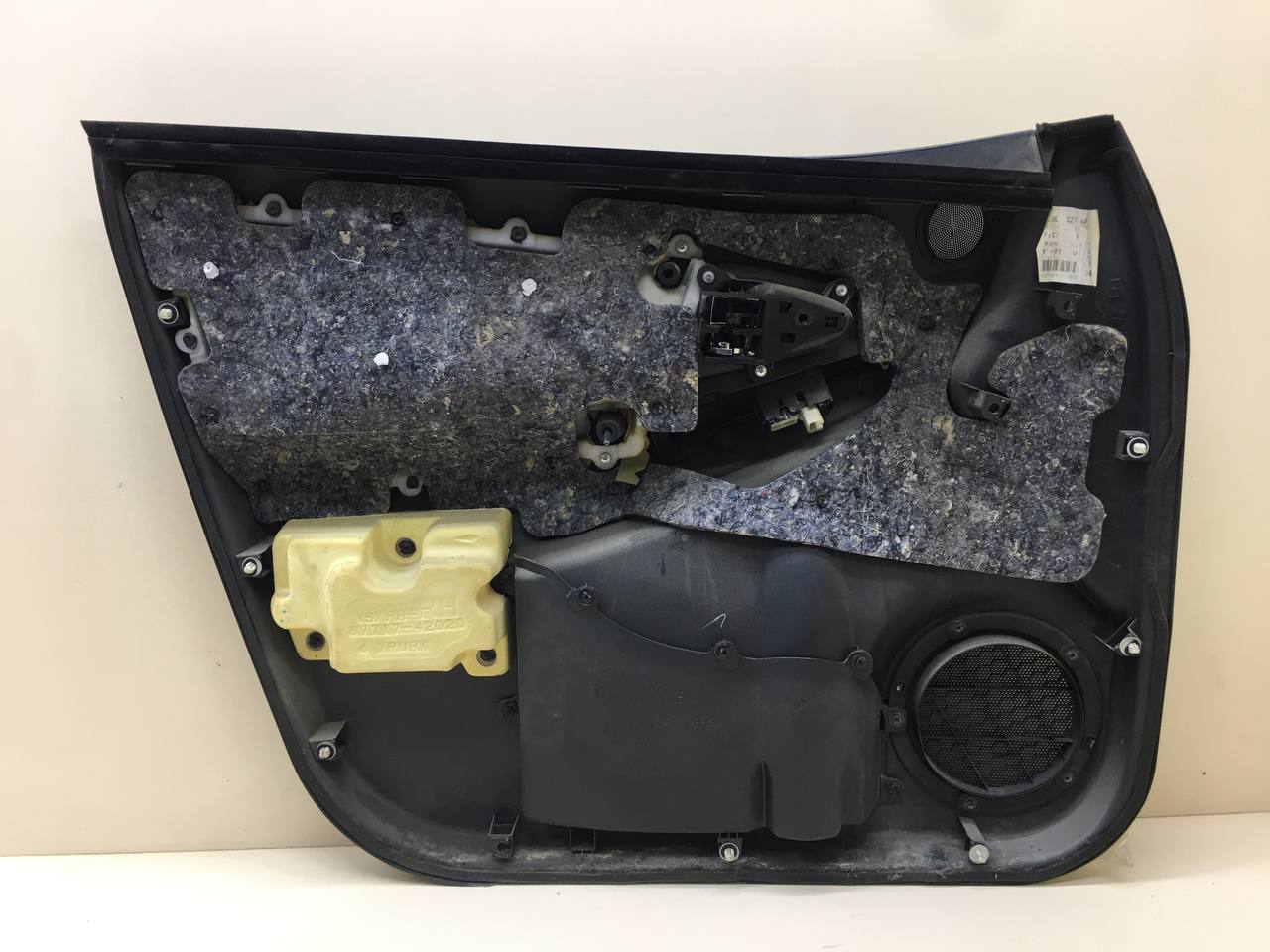 Обшивка двери передней правой Toyota Rav 4 (A30) 2006-2013 Обшивка двери передней правой Toyota Rav 4 (A30) 2006-2013