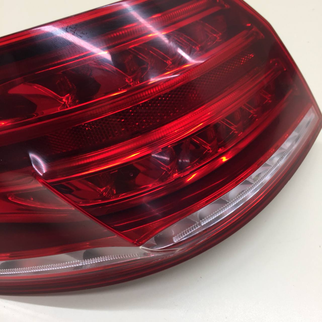 Фонарь задний наружный левый Mercedes-Benz E-Class (W212/S212/C207/A207) 2009-2016 Фонарь задний наружный левый Mercedes-Benz E-Class (W212/S212/C207/A207) 2009-2016