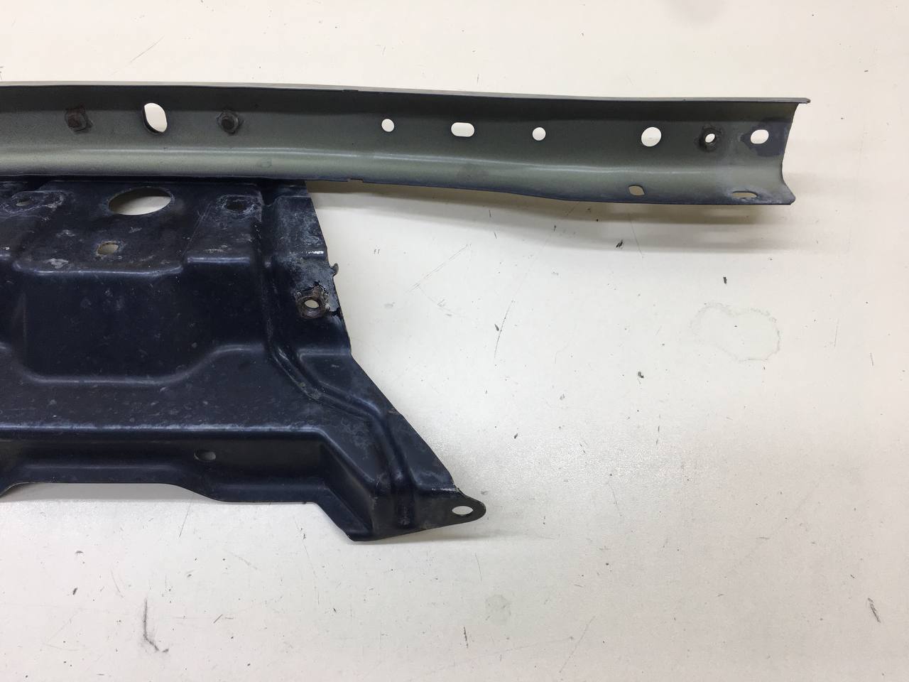 Усилитель переднего бампера Suzuki Grand Vitara 2005-2015