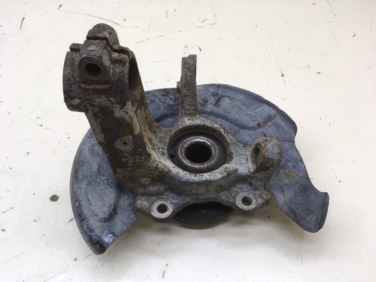 Кулак поворотный передний правый Volkswagen Polo (MK5) 2011-2020