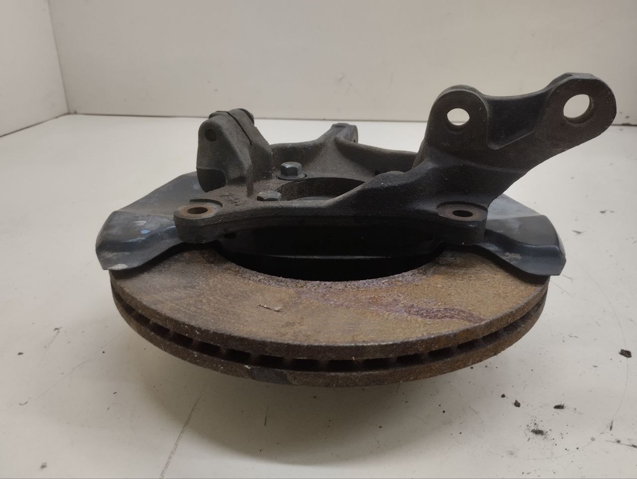 Кулак поворотный передний правый Subaru Legacy Outback (B14) 2010-2014