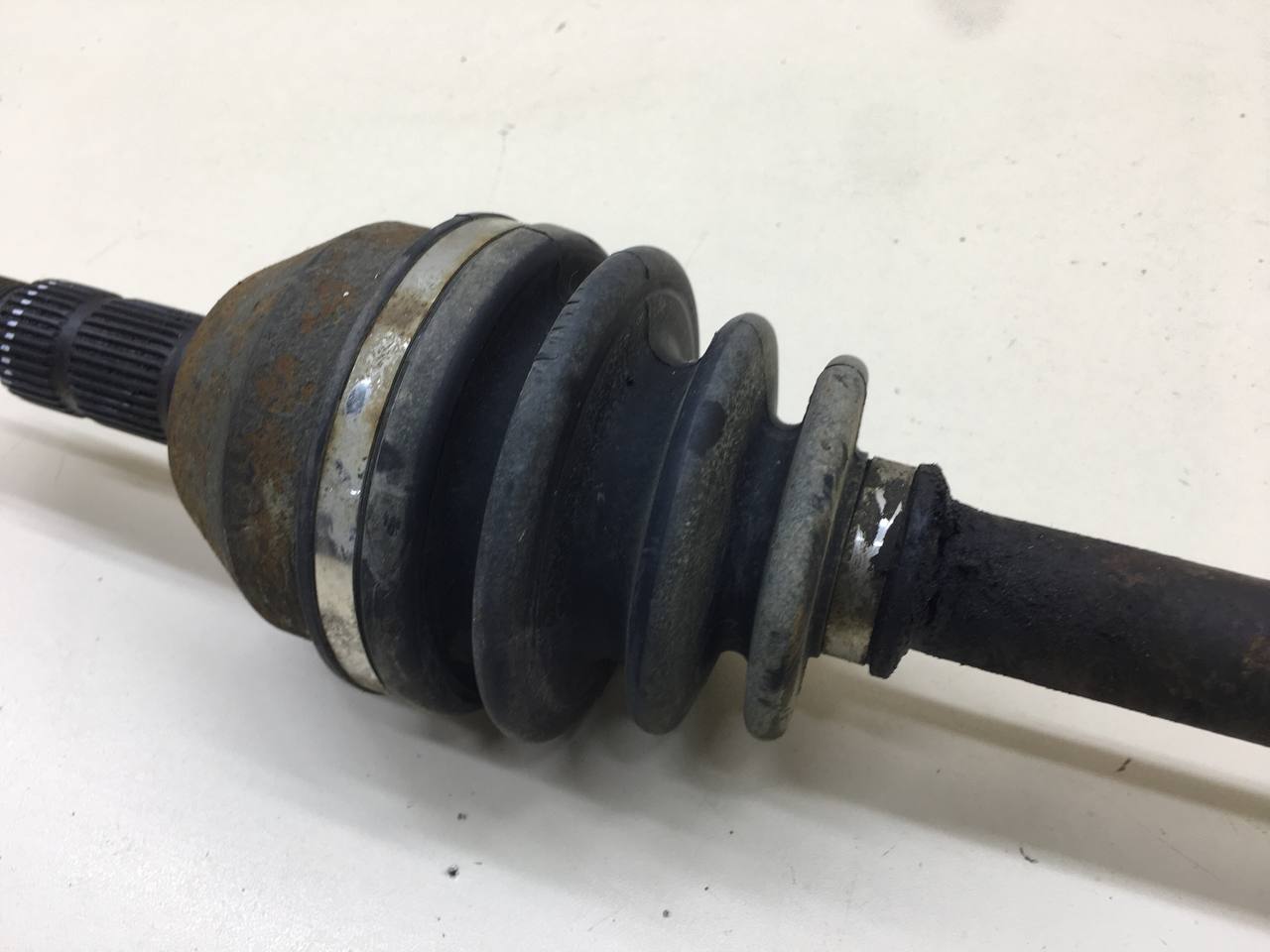 Полуось передняя левая Opel Astra H / Family 2004-2015 Полуось передняя левая Opel Astra H / Family 2004-2015