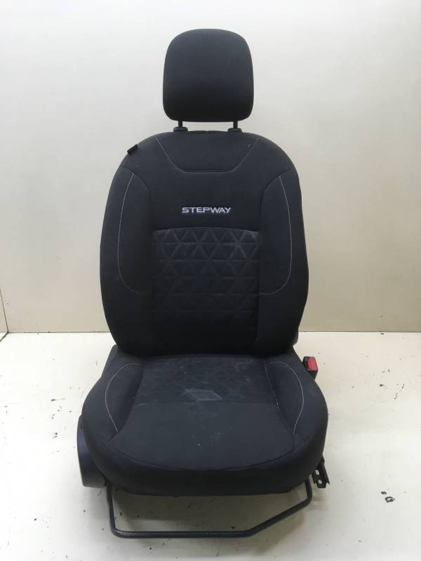 Сиденье переднее правое Renault Sandero Stepway (5S) 2014-2022
