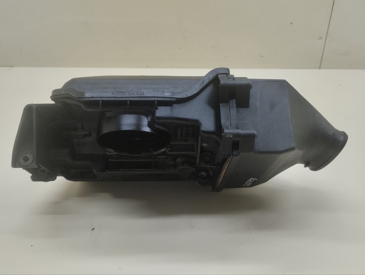 Корпус воздушного фильтра Renault Duster (HSA, HSM) 2012> Корпус воздушного фильтра Renault Duster (HSA, HSM) 2012>