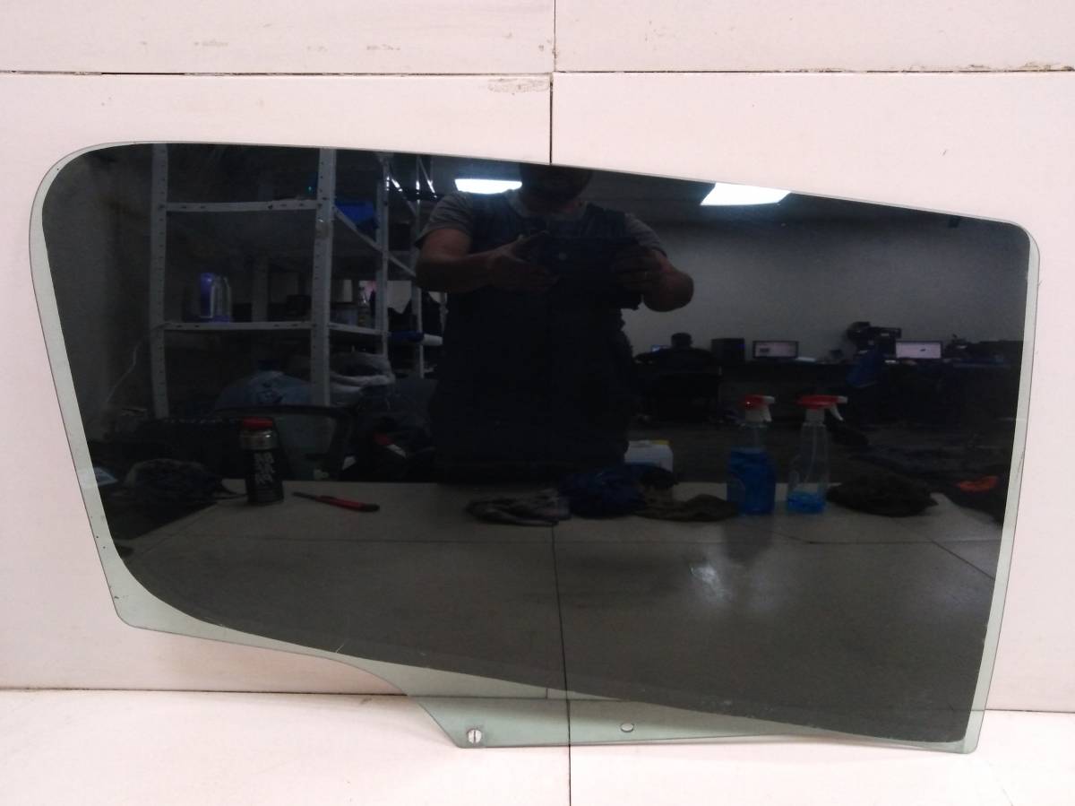 Стекло двери задней правой Peugeot 307 2001-2008