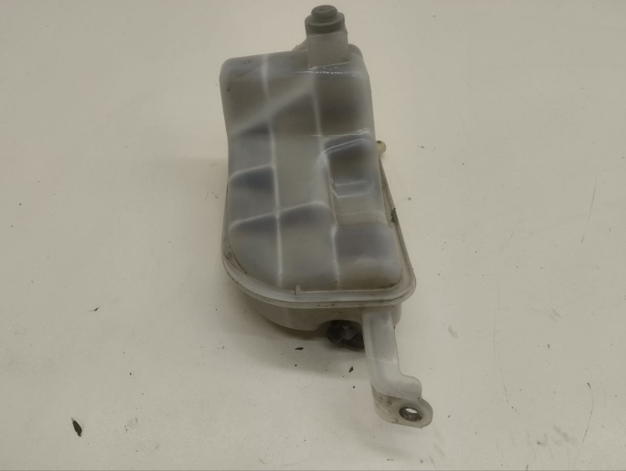 Бачок расширительный Toyota Auris (E150) 2006-2012 Бачок расширительный Toyota Auris (E150) 2006-2012