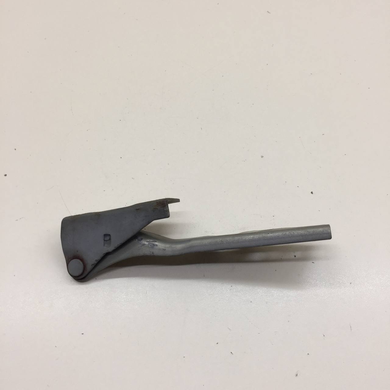 Петля капота левая Vortex Estina 2008-2012