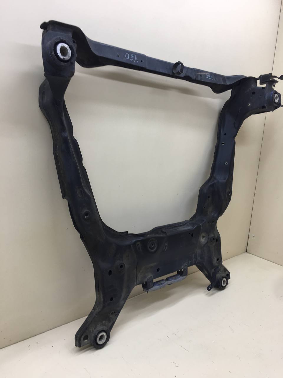 Балка подмоторная Volvo V60 2010-2013