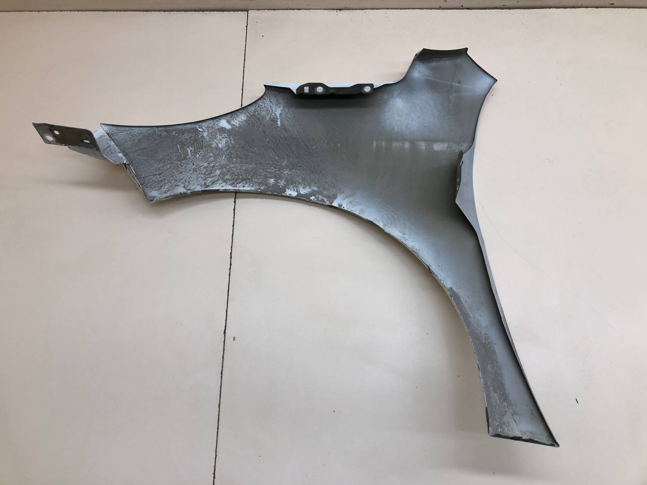 Крыло переднее правое Peugeot 207 2006-2013