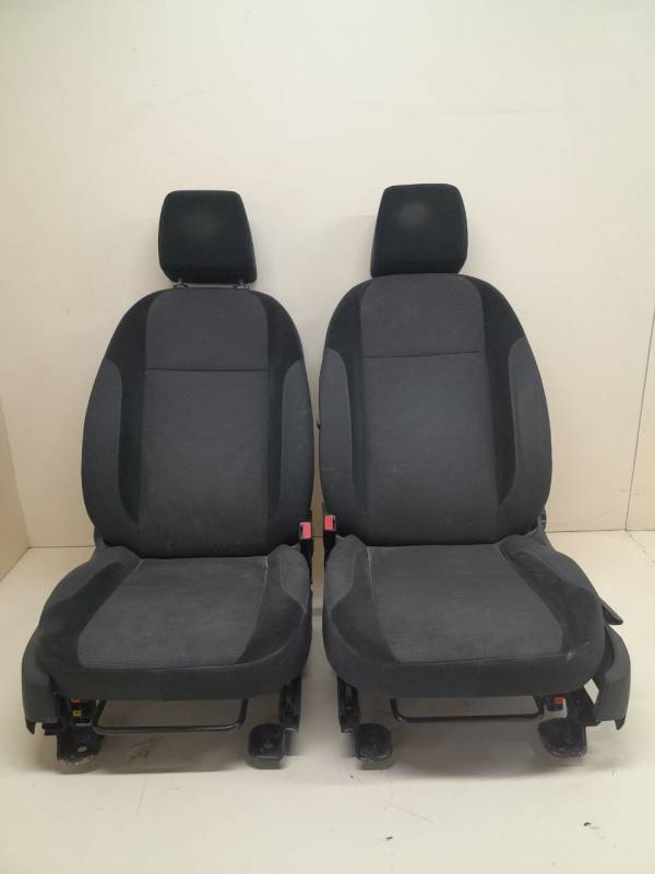 Сиденье (комплект) Ford Focus 2 (DB) 2008-2011