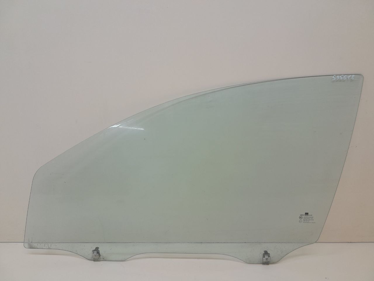 Стекло двери передней левой Chevrolet Aveo T200 2003-2008