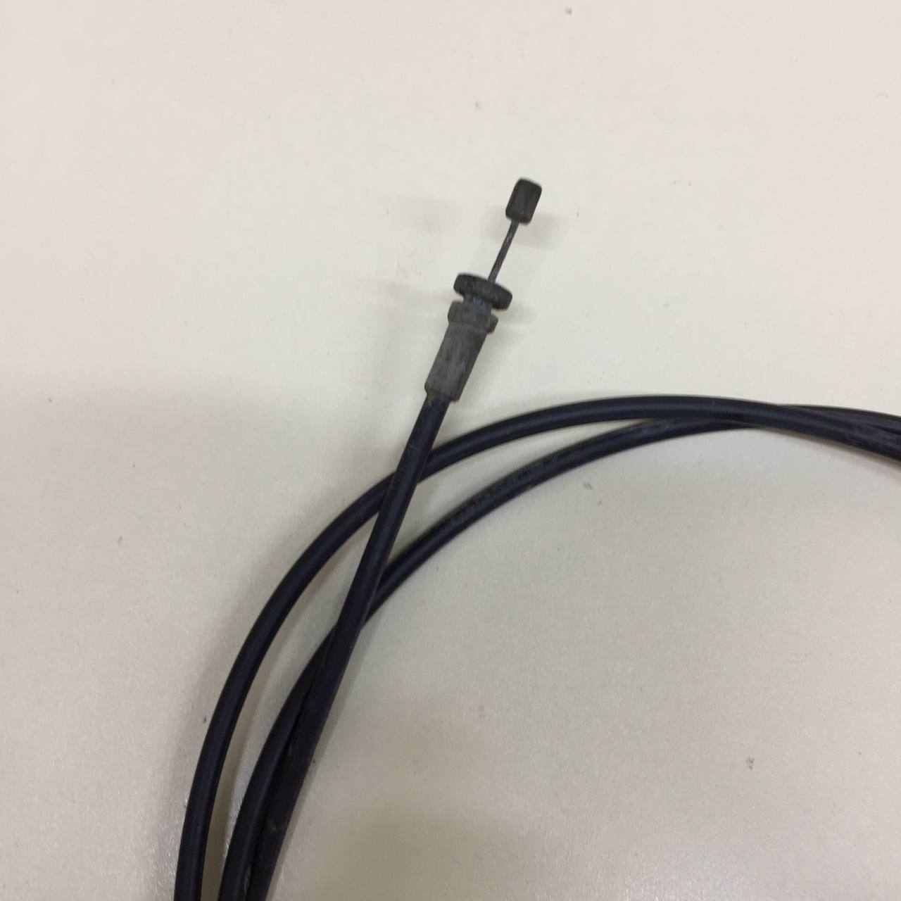 Ручка открывания капота Nissan Almera (N16) 2000-2006 Ручка открывания капота Nissan Almera (N16) 2000-2006