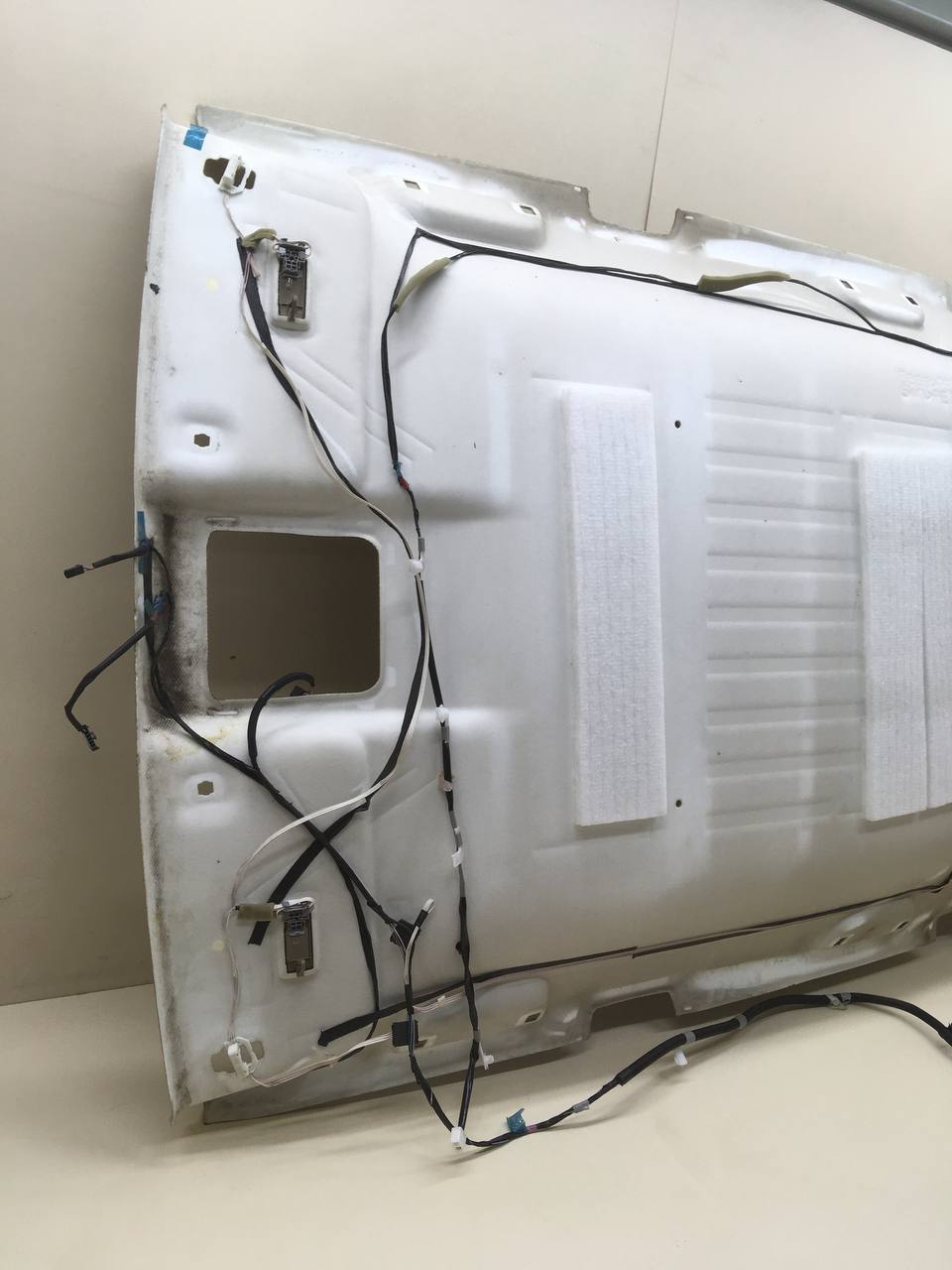 Обшивка потолка Toyota Rav 4 (A30) 2006-2013 Обшивка потолка Toyota Rav 4 (A30) 2006-2013