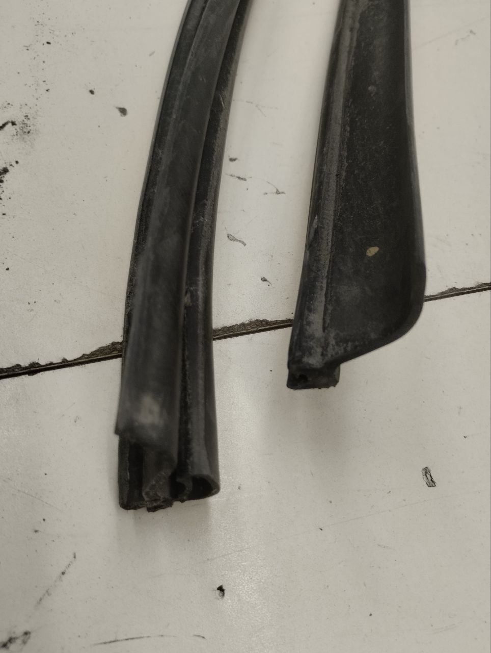 Уплотнитель (Наружный) Renault Sandero Stepway (5S) 2014-2022