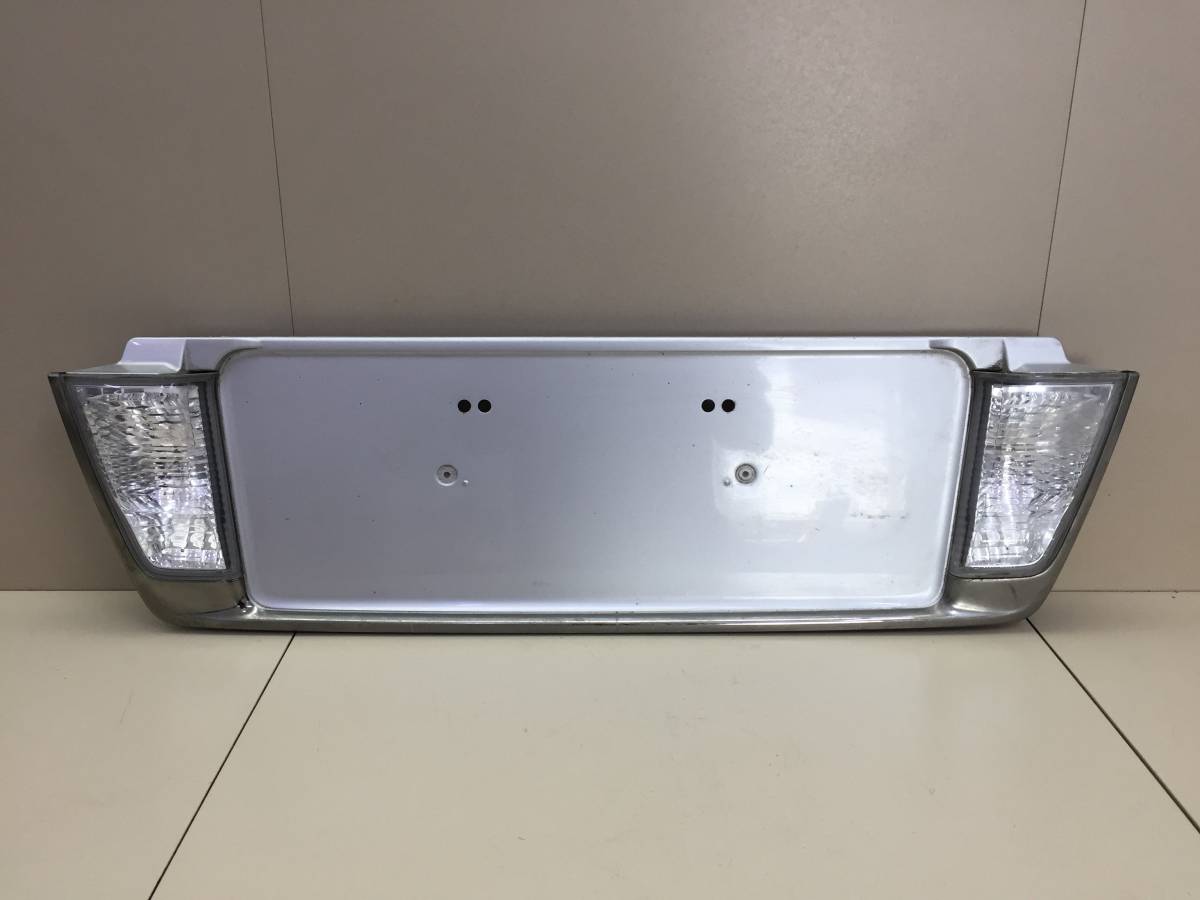 Накладка крышки багажника Lexus LX570 (J200) 2007-2015