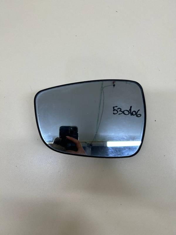 Стекло зеркала механического левого Hyundai Solaris (RB) 2010-2017