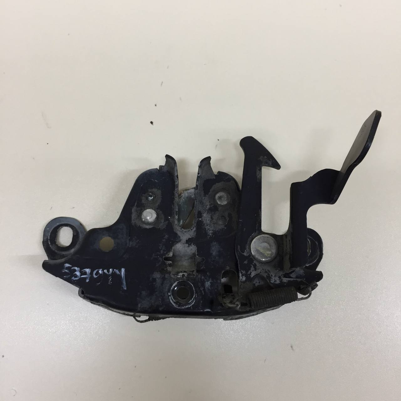 Замок капота Nissan Almera Classic (B10) 2006-2013 Замок капота Nissan Almera Classic (B10) 2006-2013