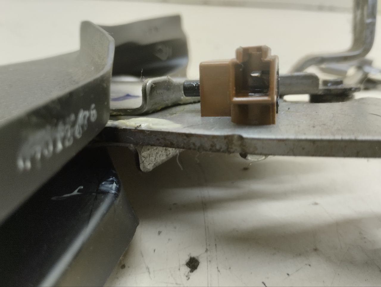 Рычаг стояночного тормоза Mazda Mazda 6 (GG) 2002-2007