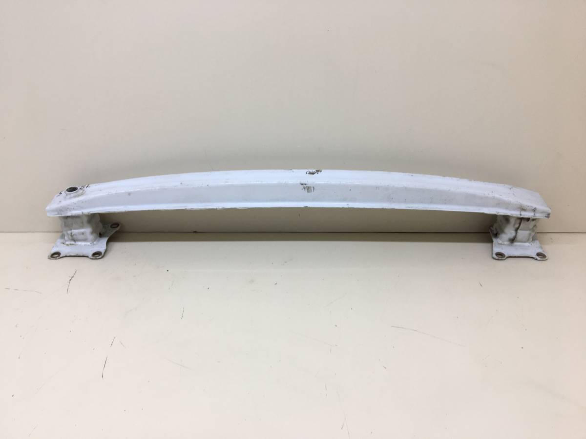 Усилитель заднего бампера Skoda Yeti 2009>