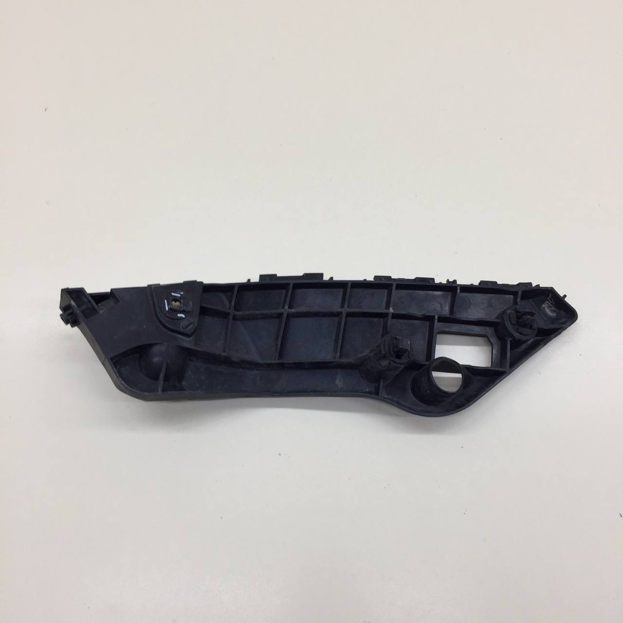 Кронштейн переднего бампера левый Toyota Rav 4 (XA40) 2013-2019