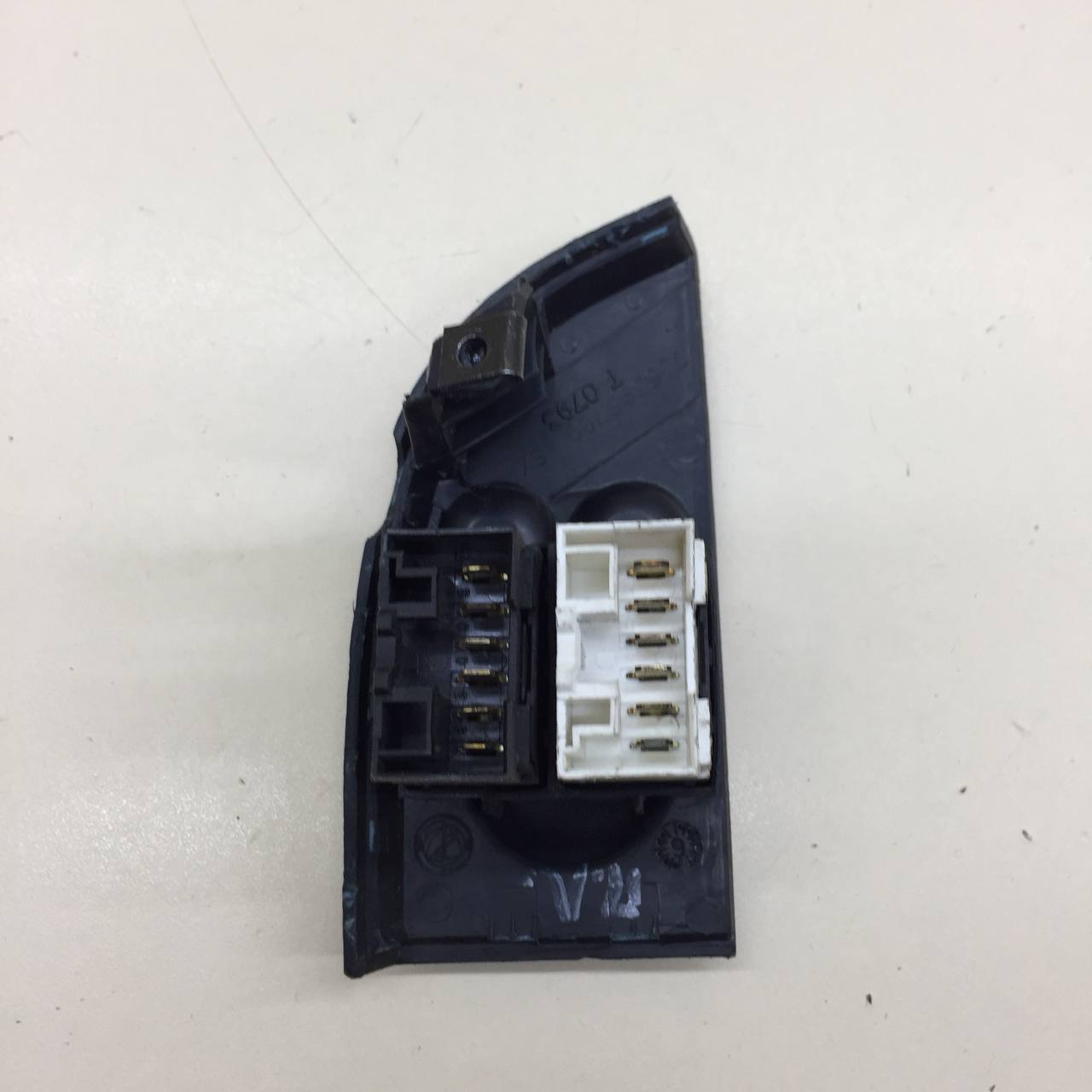 Блок управления стеклоподъемниками Fiat Albea 2002-2012