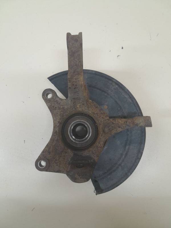 Кулак поворотный передний правый Nissan Terrano (D10) 2014>