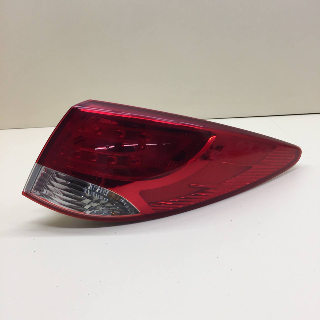 Фонарь задний наружный правый Hyundai ix35 (LM) 2010-2015 Фонарь задний наружный правый Hyundai ix35 (LM) 2010-2015