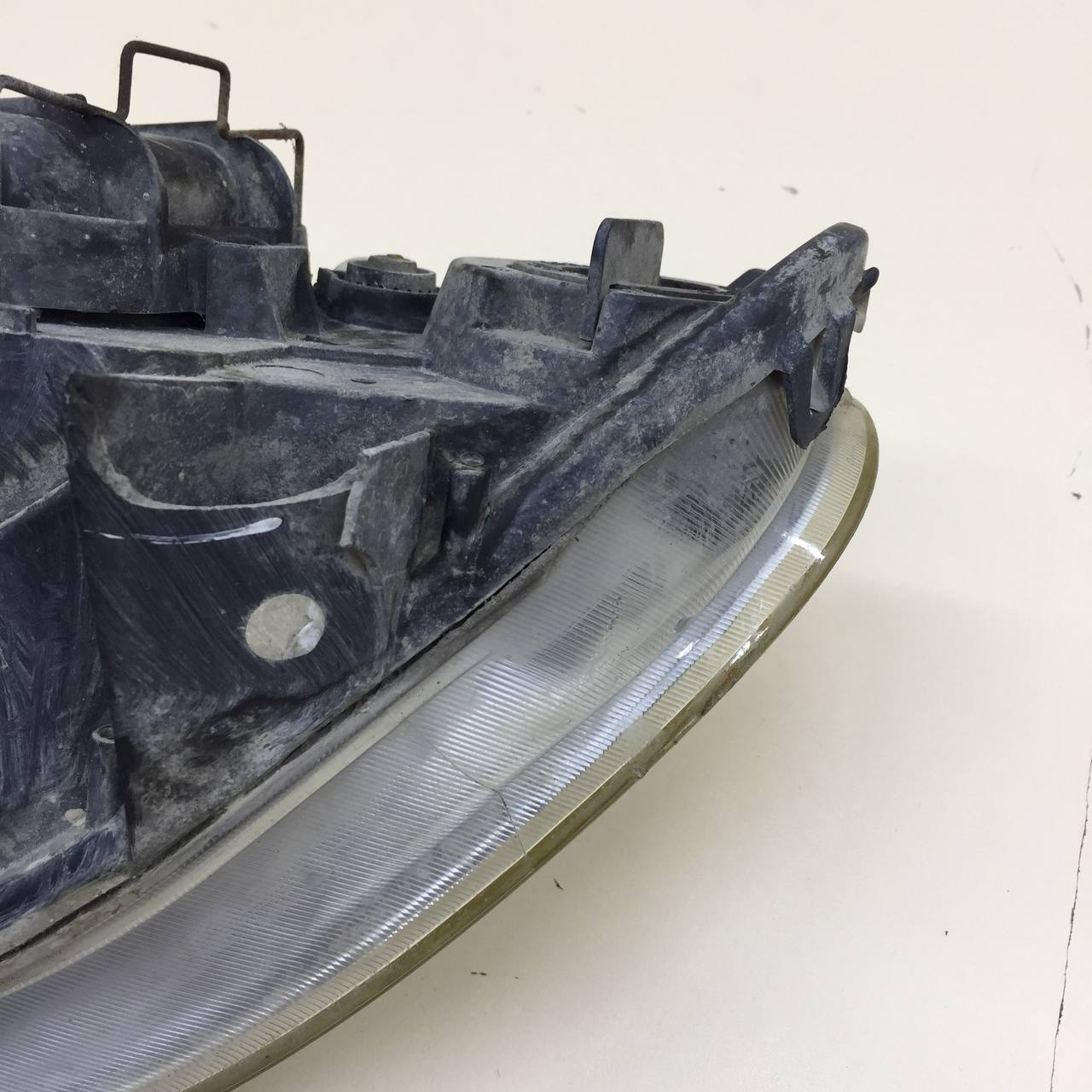 Фара правая Fiat Albea 2002-2012