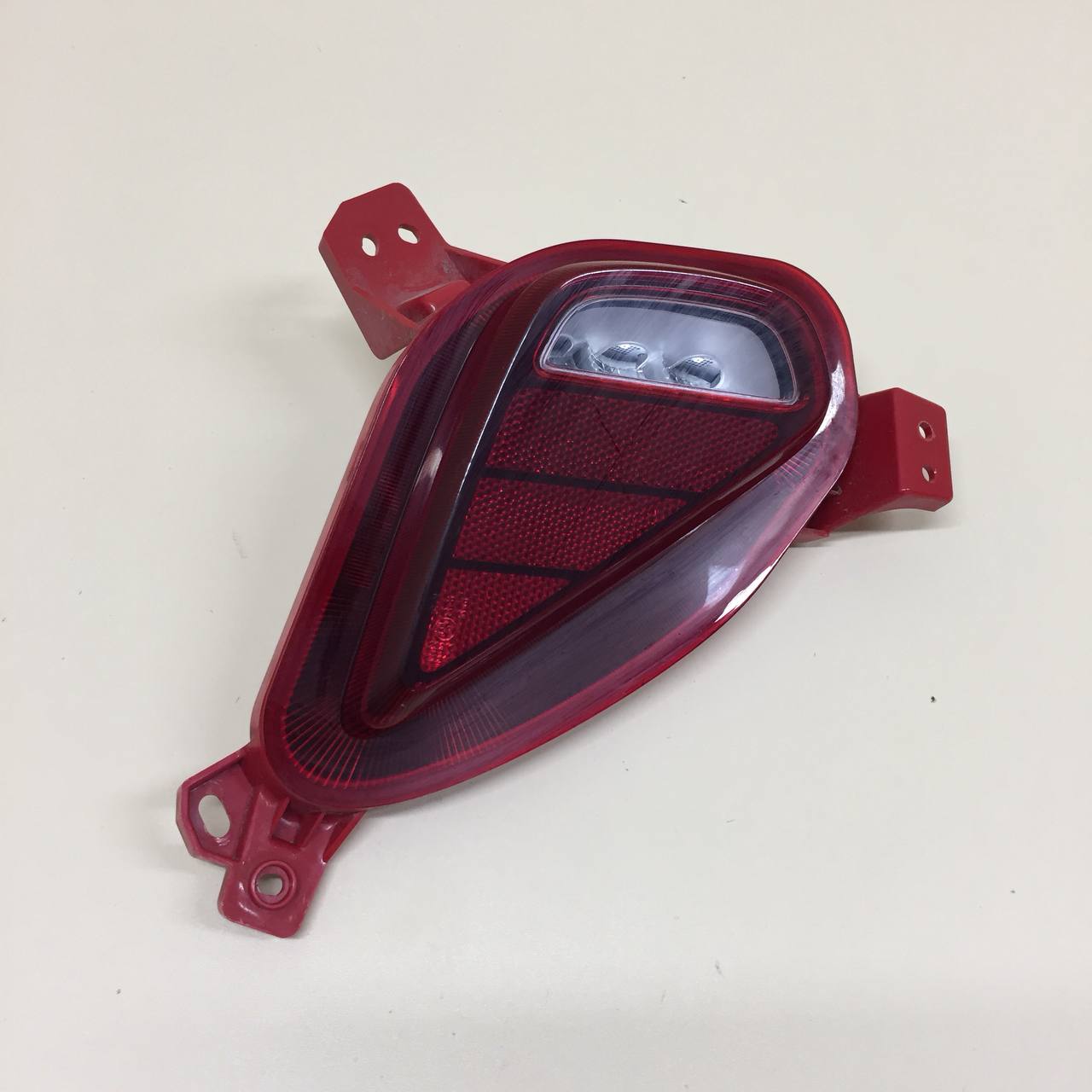 Фонарь задний в бампер левый Kia Xceed 2019-2023