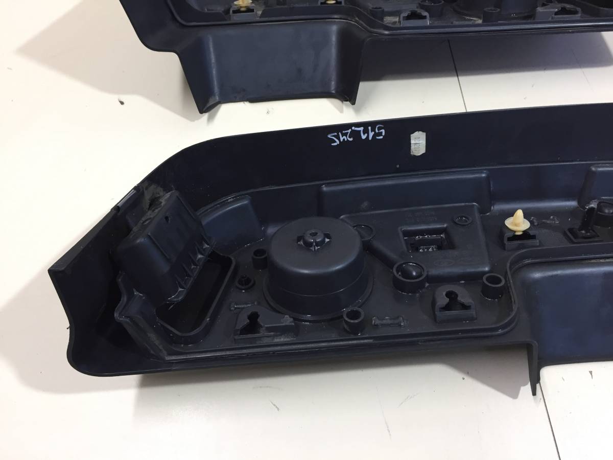 Накладка (кузов внутри) Lada Largus 2012>