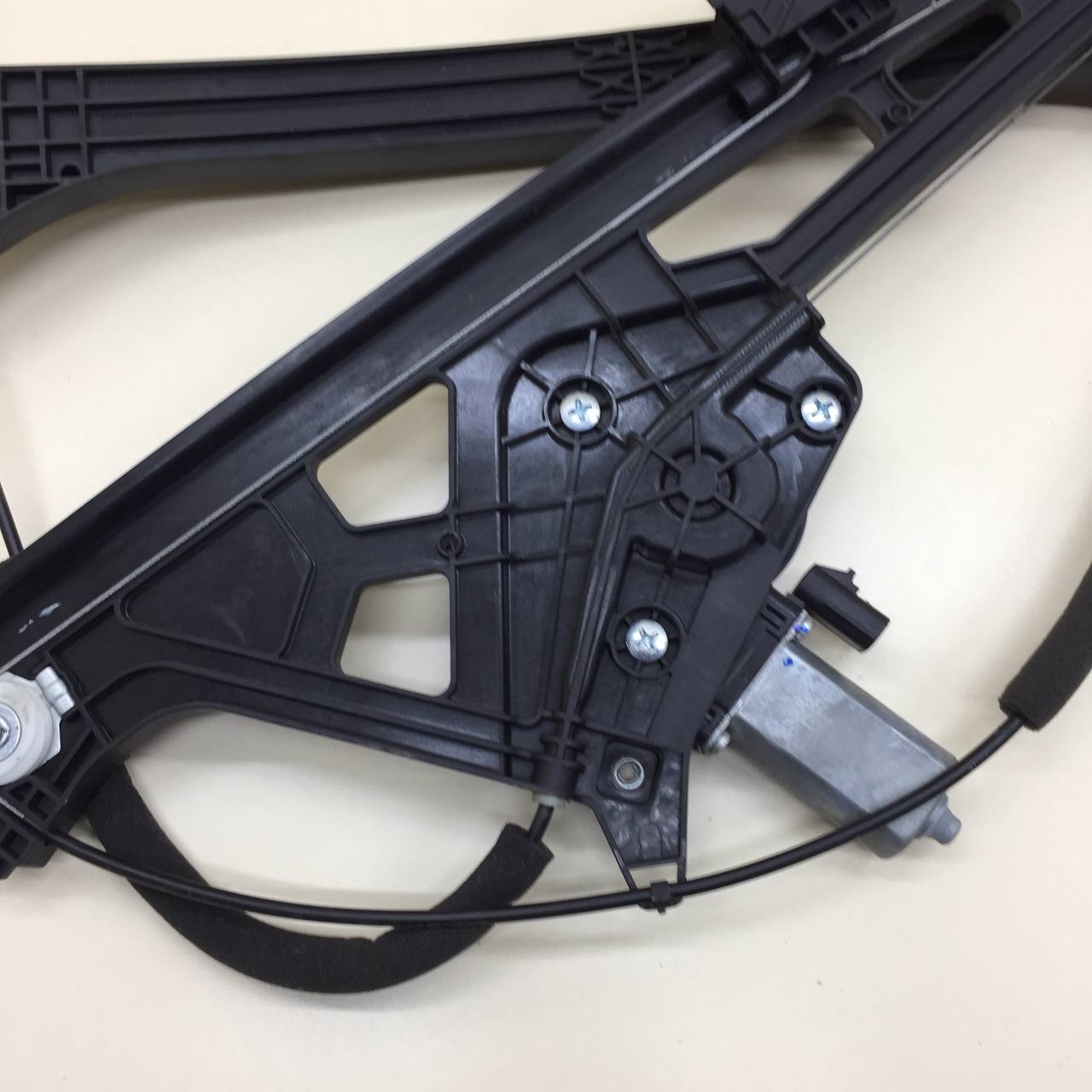 Стеклоподъемник электр. передний правый Changan UNI-K 2020>