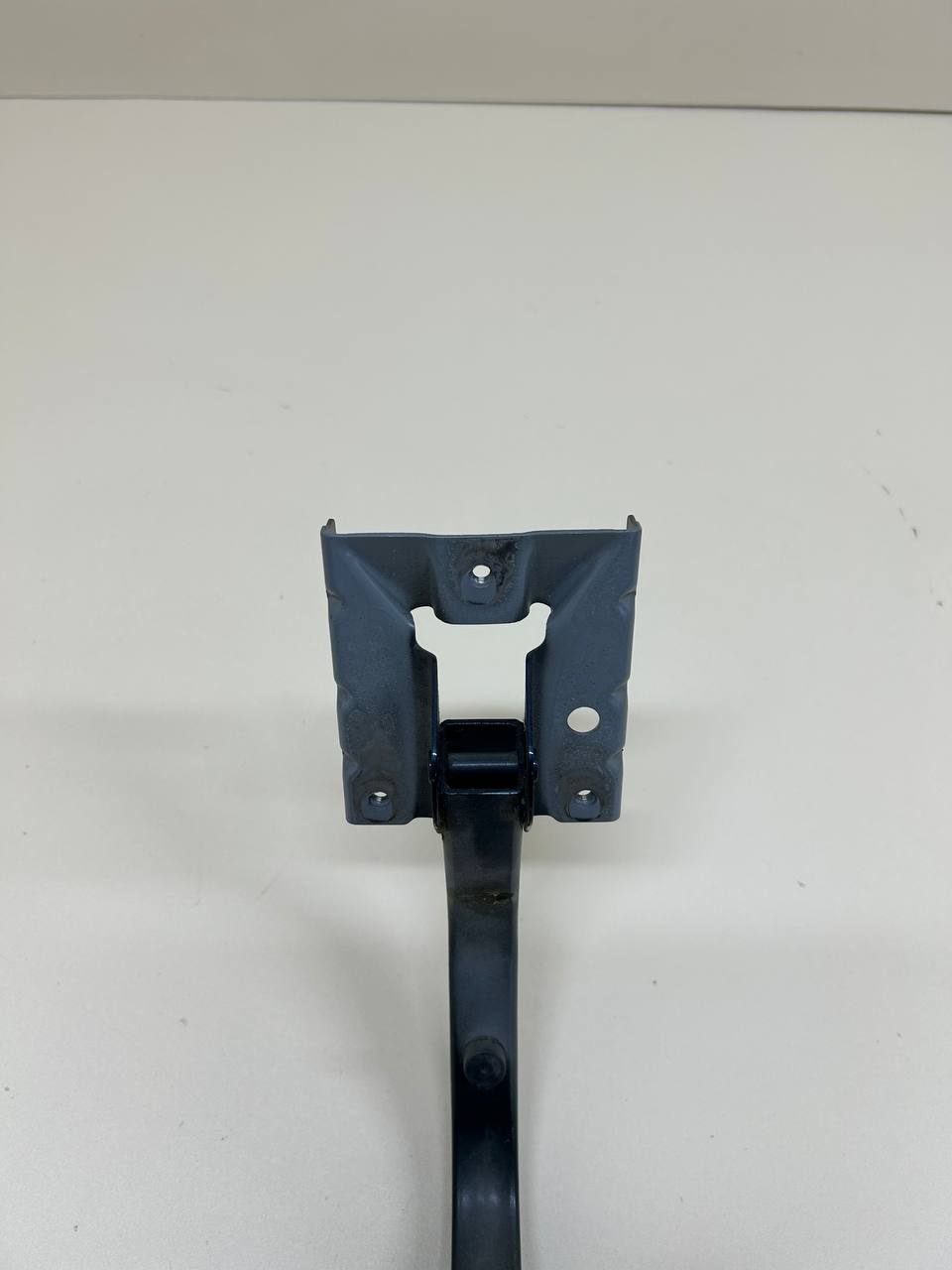 Петля крышки багажника Nissan Almera Classic (B10) 2006-2013