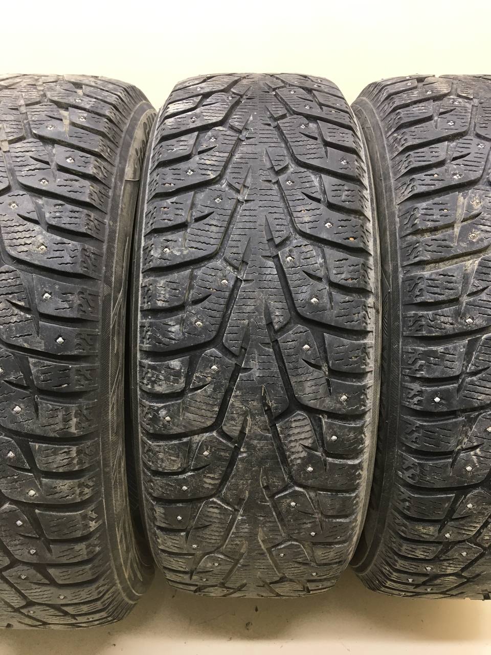 Шины к-кт R18 Зимние шипованные Yokohama Ice Guard