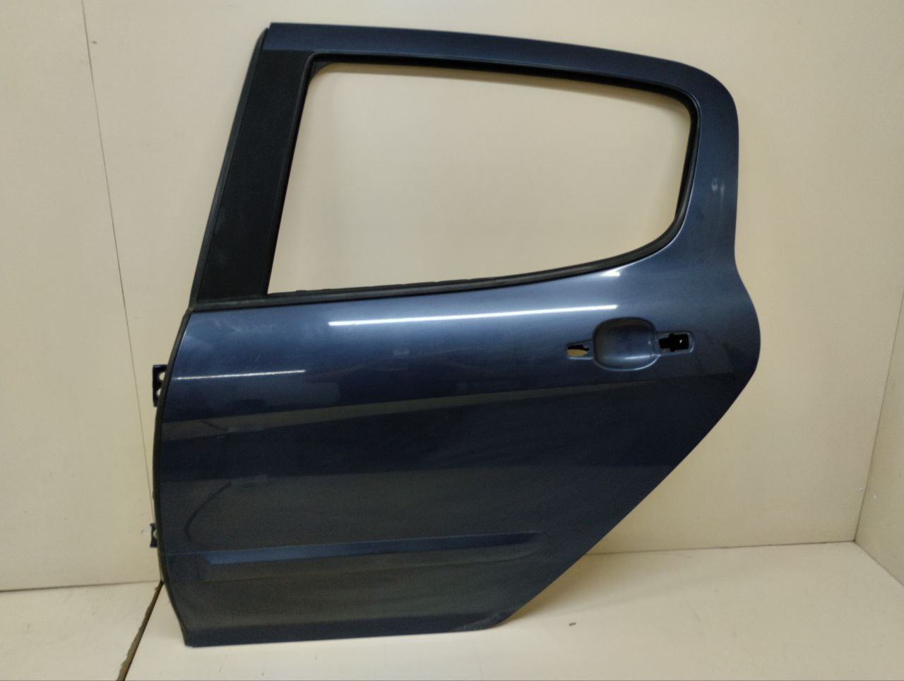 Дверь задняя левая Peugeot 308 2007>