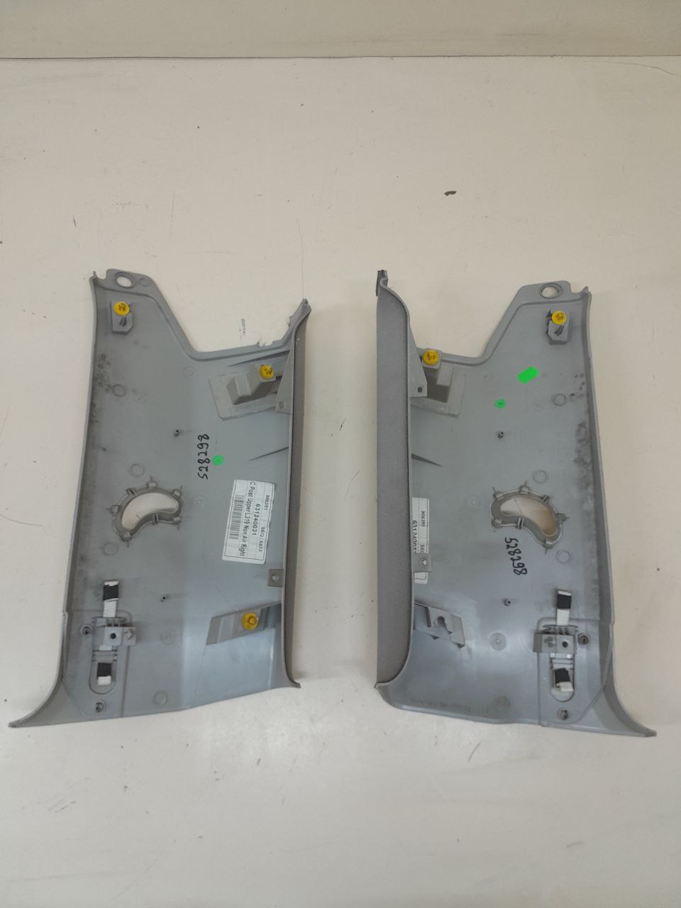 Обшивка стойки Land Rover Discovery 3 (L319) 2004-2009 Обшивка стойки Land Rover Discovery 3 (L319) 2004-2009