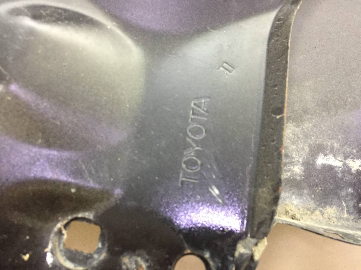 Крыло переднее правое Toyota Prius (W20) 2003-2009