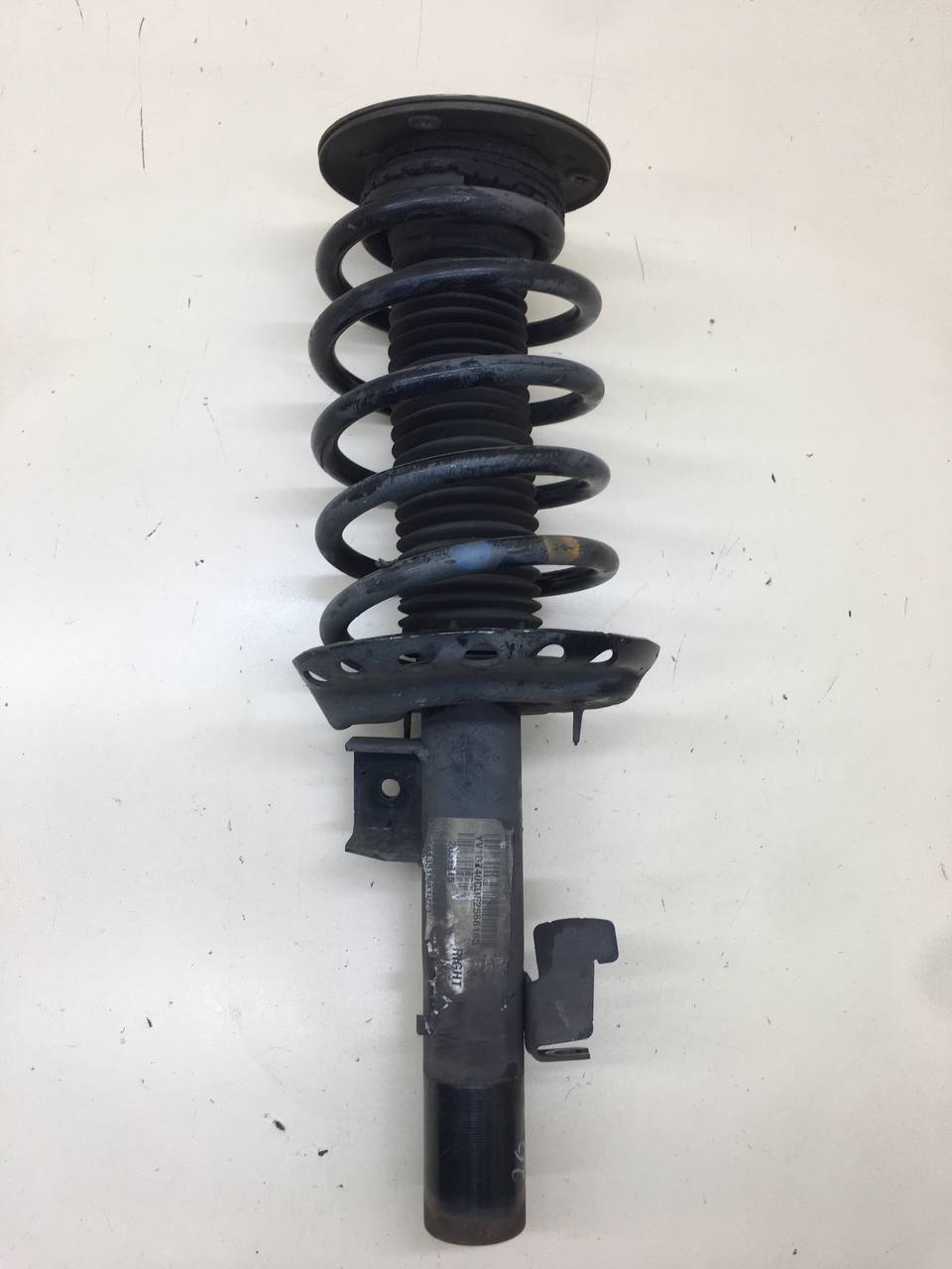 Амортизатор передний правый Volvo XC60 2008-2017