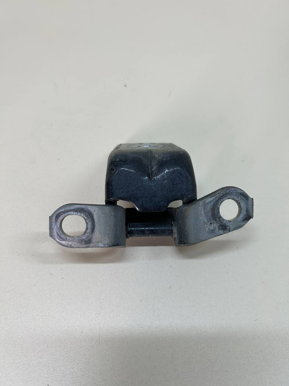 Петля двери передней правой верхняя Nissan Almera 3 (G11, G15) 2012>
