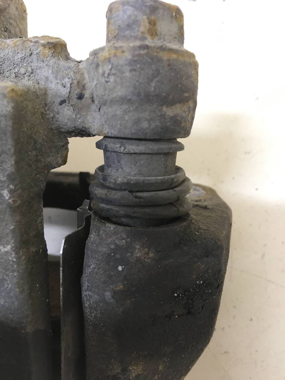 Суппорт передний правый Kia Spectra (SD) 2004-2011