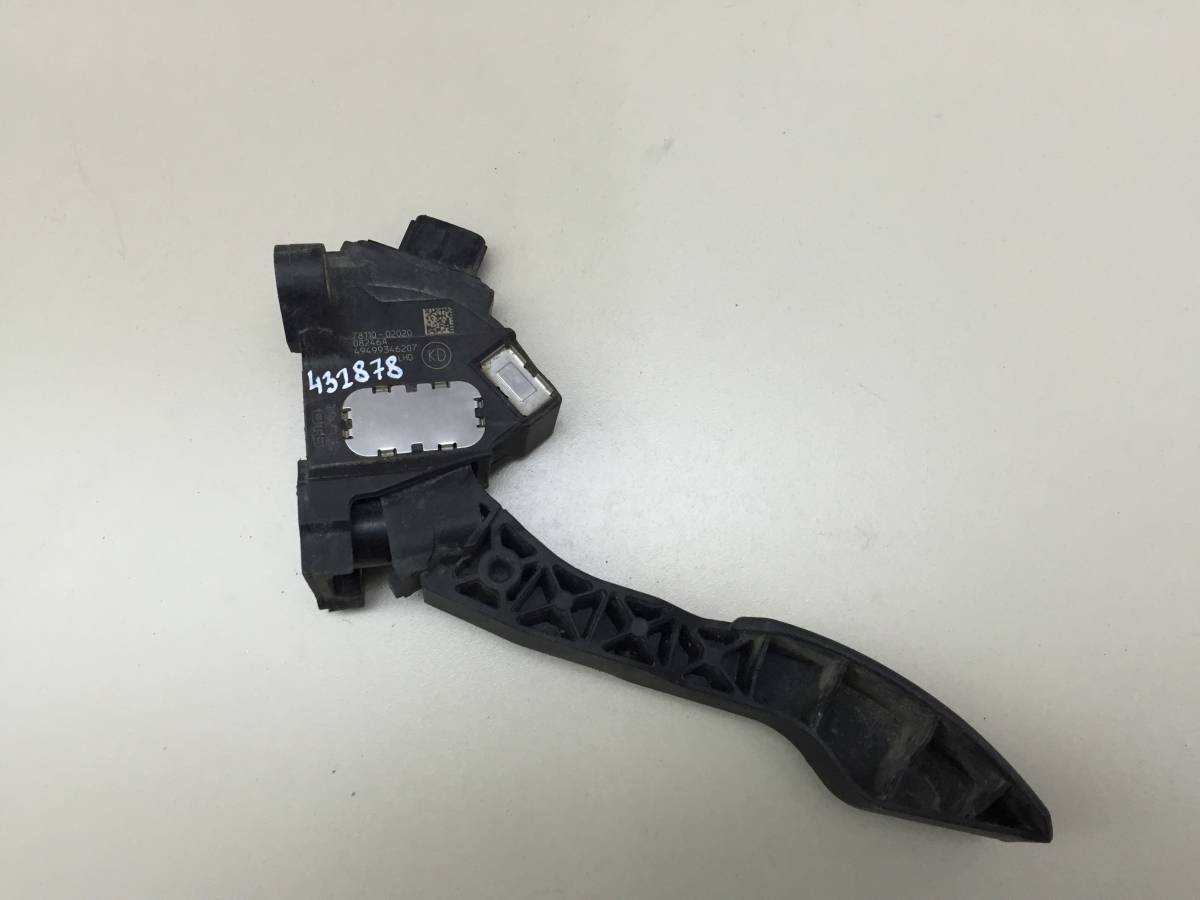 Педаль газа Toyota Auris (E150) 2006-2012