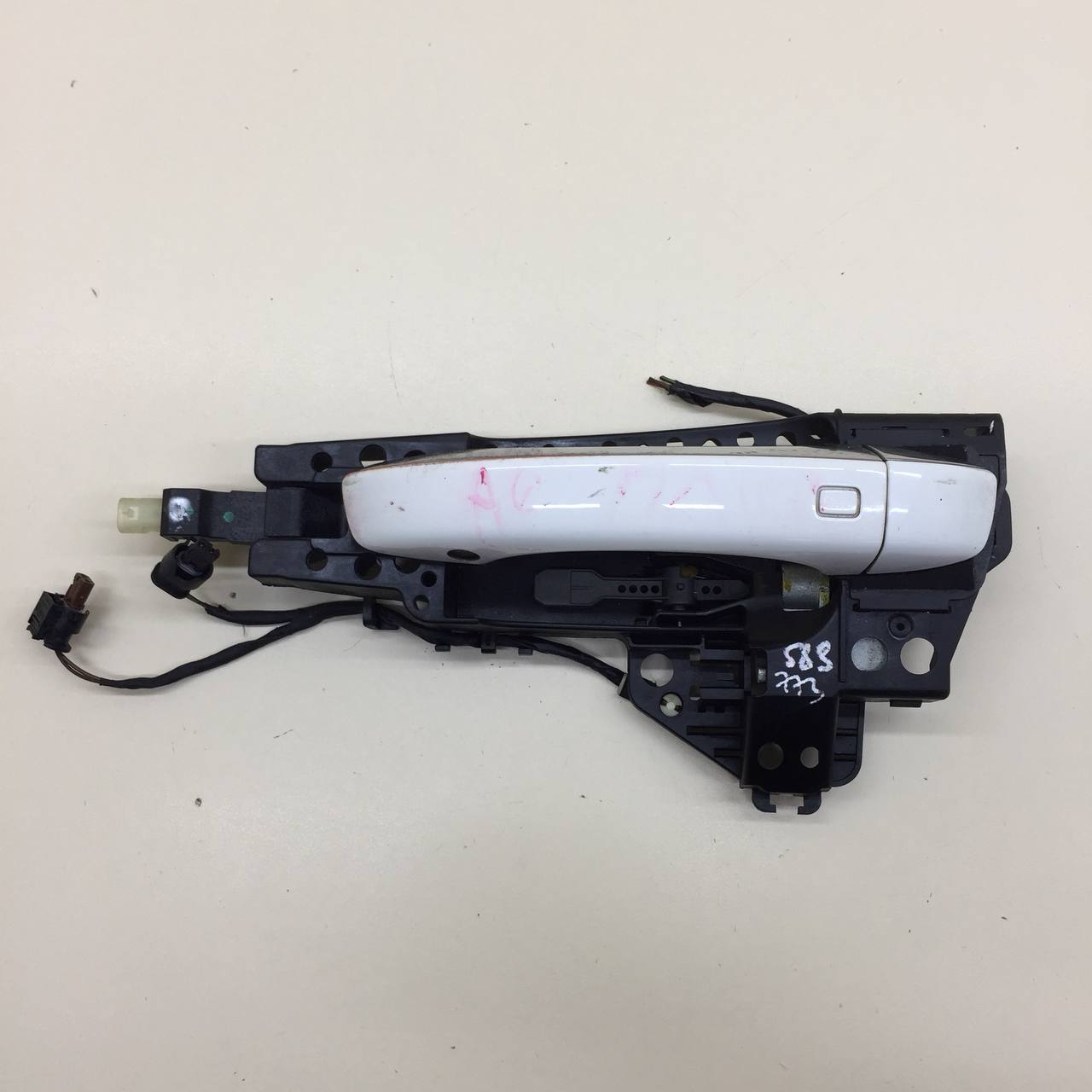 Ручка двери передней наружная левая Audi A6 (C7) 2011>